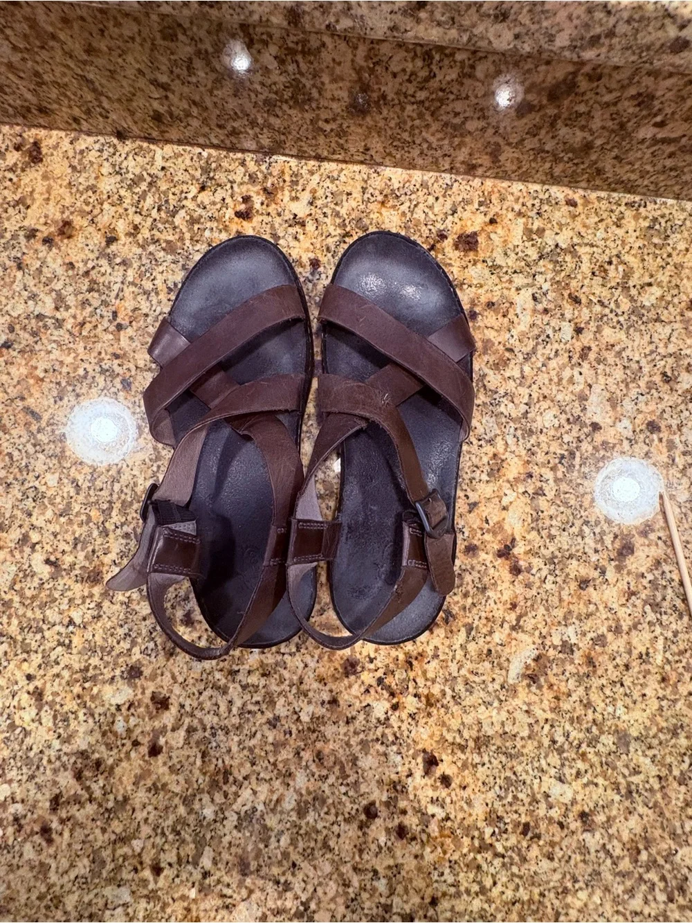 Chaco Tornado Wayfarer Dark Brown Sandals Women’s Size 9 READ Strap Damage